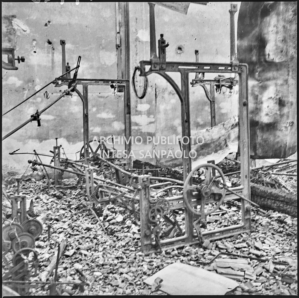 Bombardamenti. Morandi. Saronno