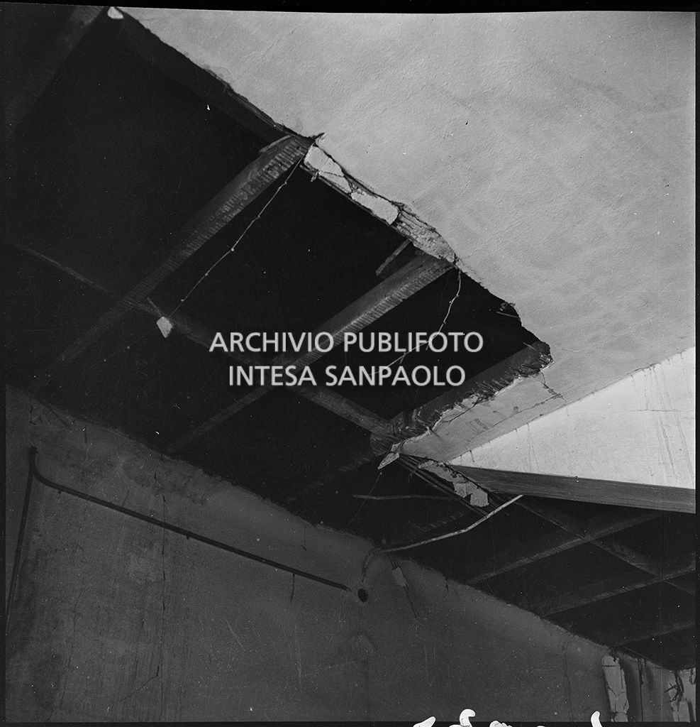 Bombardamenti. Montecatini. Principe Umberto 9 [oggi via Filippo Turati 9]