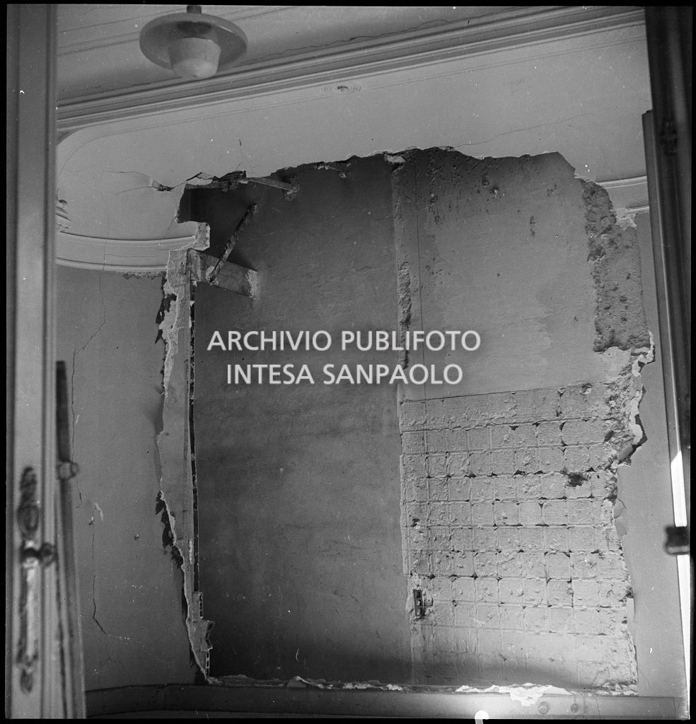 Bombardamenti. Montecatini. Principe Umberto 9 [oggi via Filippo Turati 9]