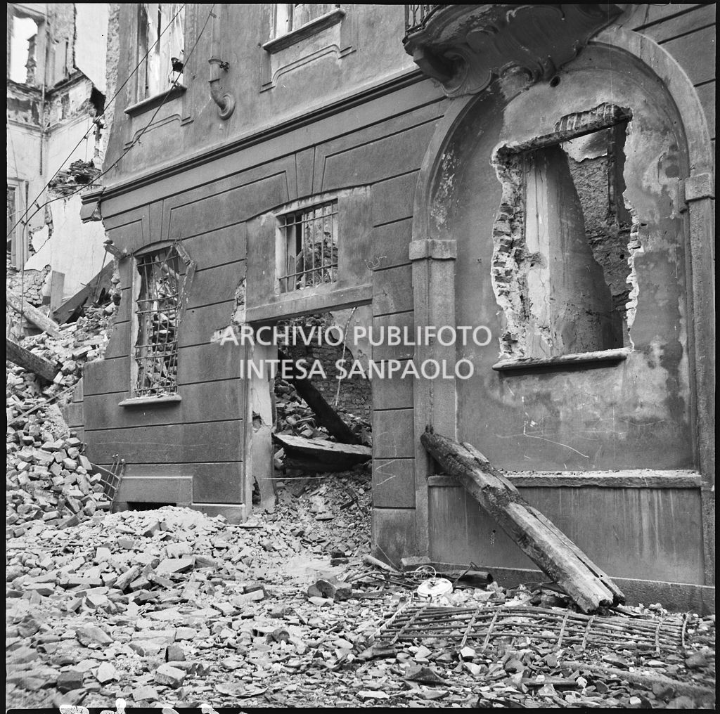 Bombardamenti. Perego