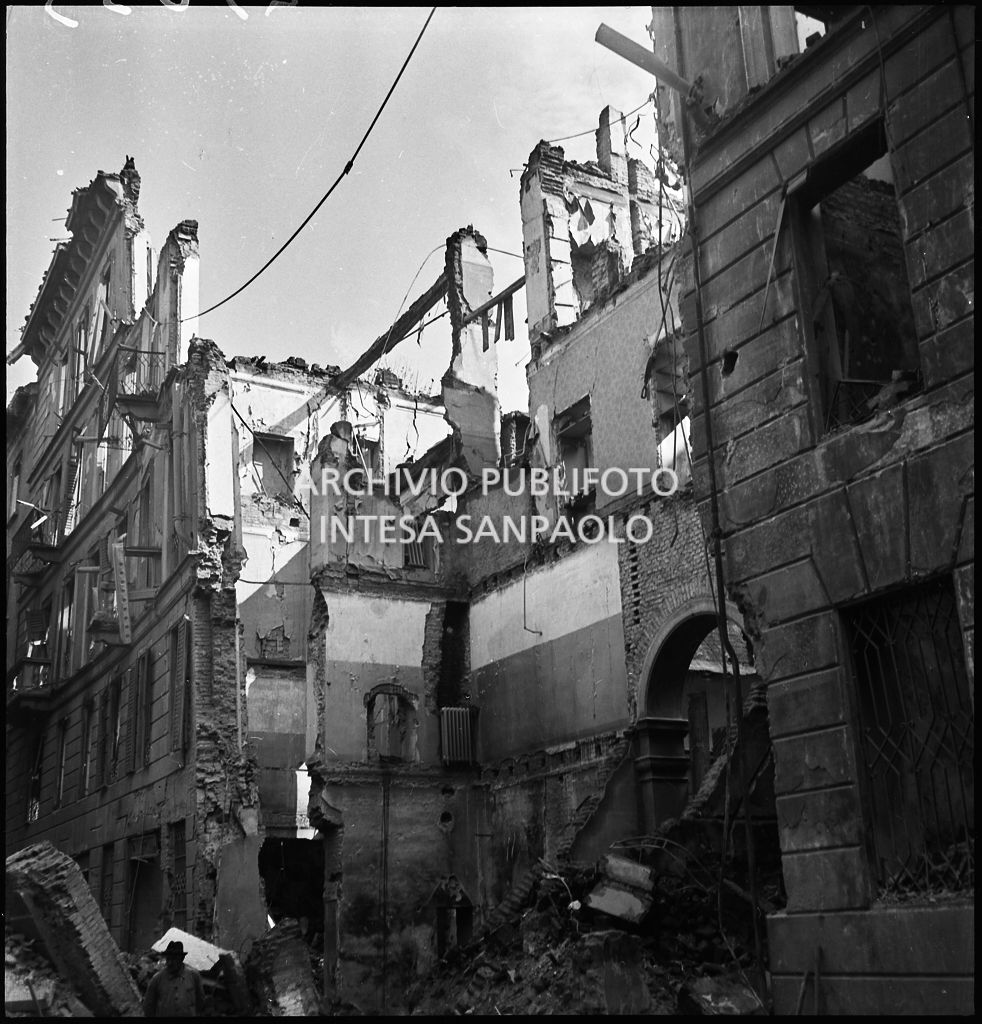 Palazzo Piantanida, in via Olmetto a Milano, distrutto dai bombardamenti