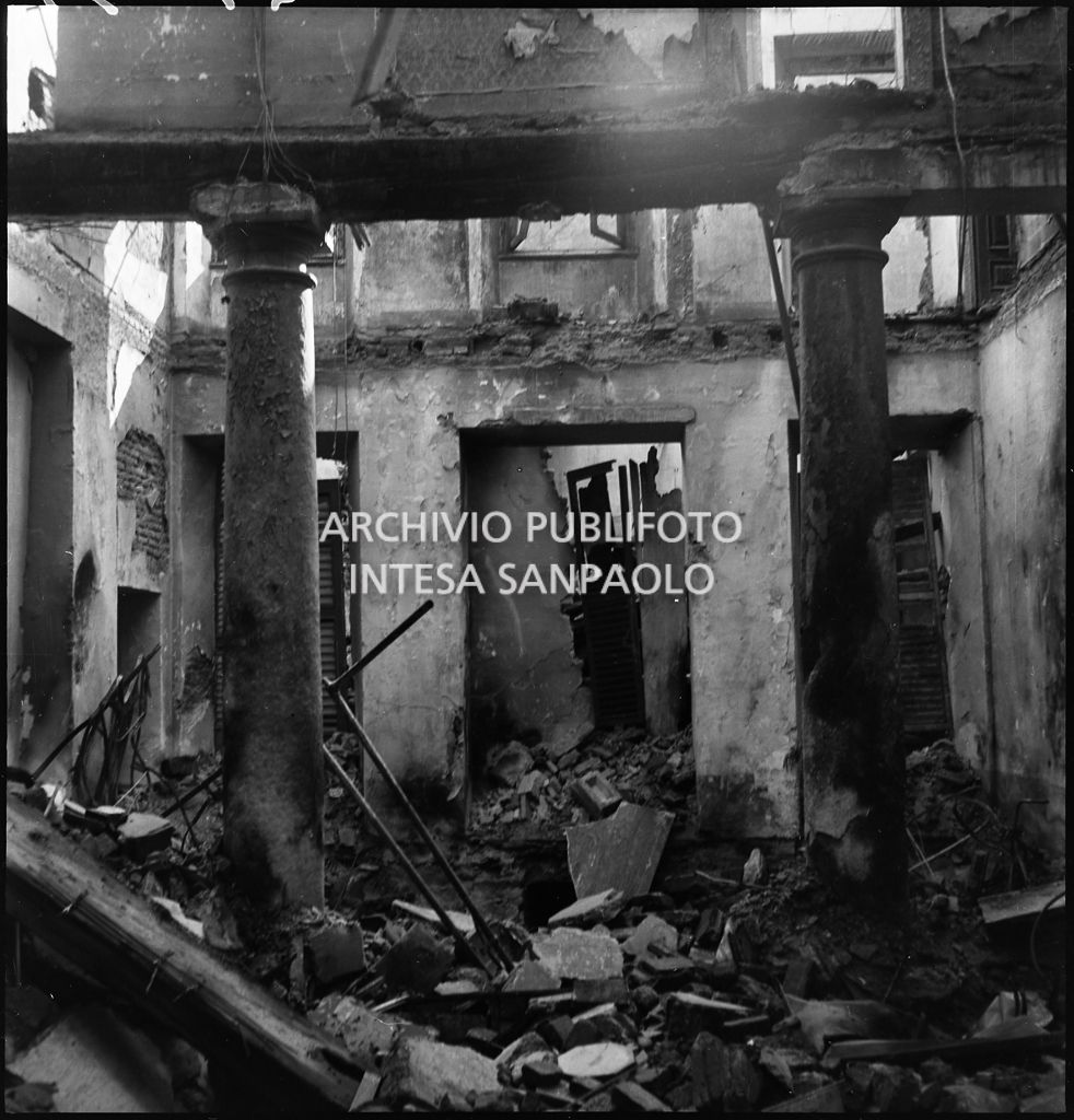 Palazzo Piantanida, in via Olmetto a Milano, distrutto dai bombardamenti