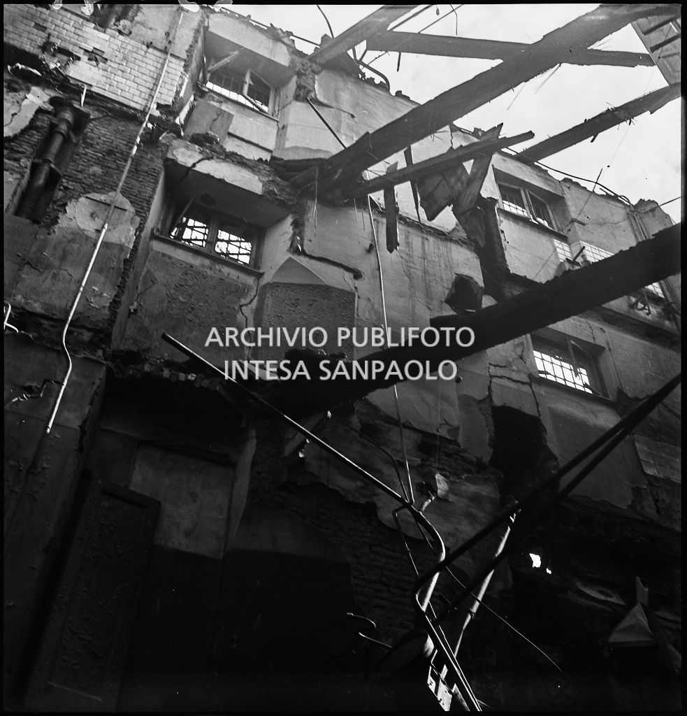 Palazzo Piantanida, in via Olmetto a Milano, distrutto dai bombardamenti