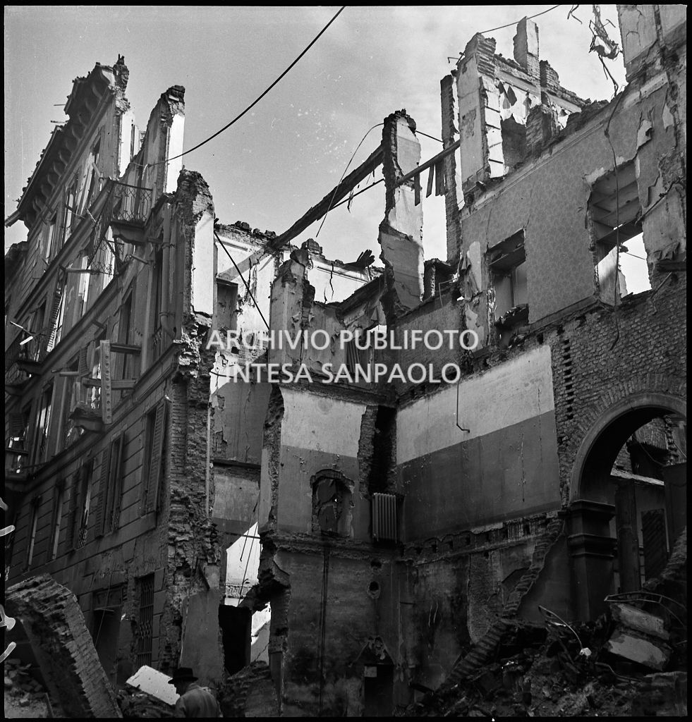 Palazzo Piantanida, in via Olmetto a Milano, distrutto dai bombardamenti