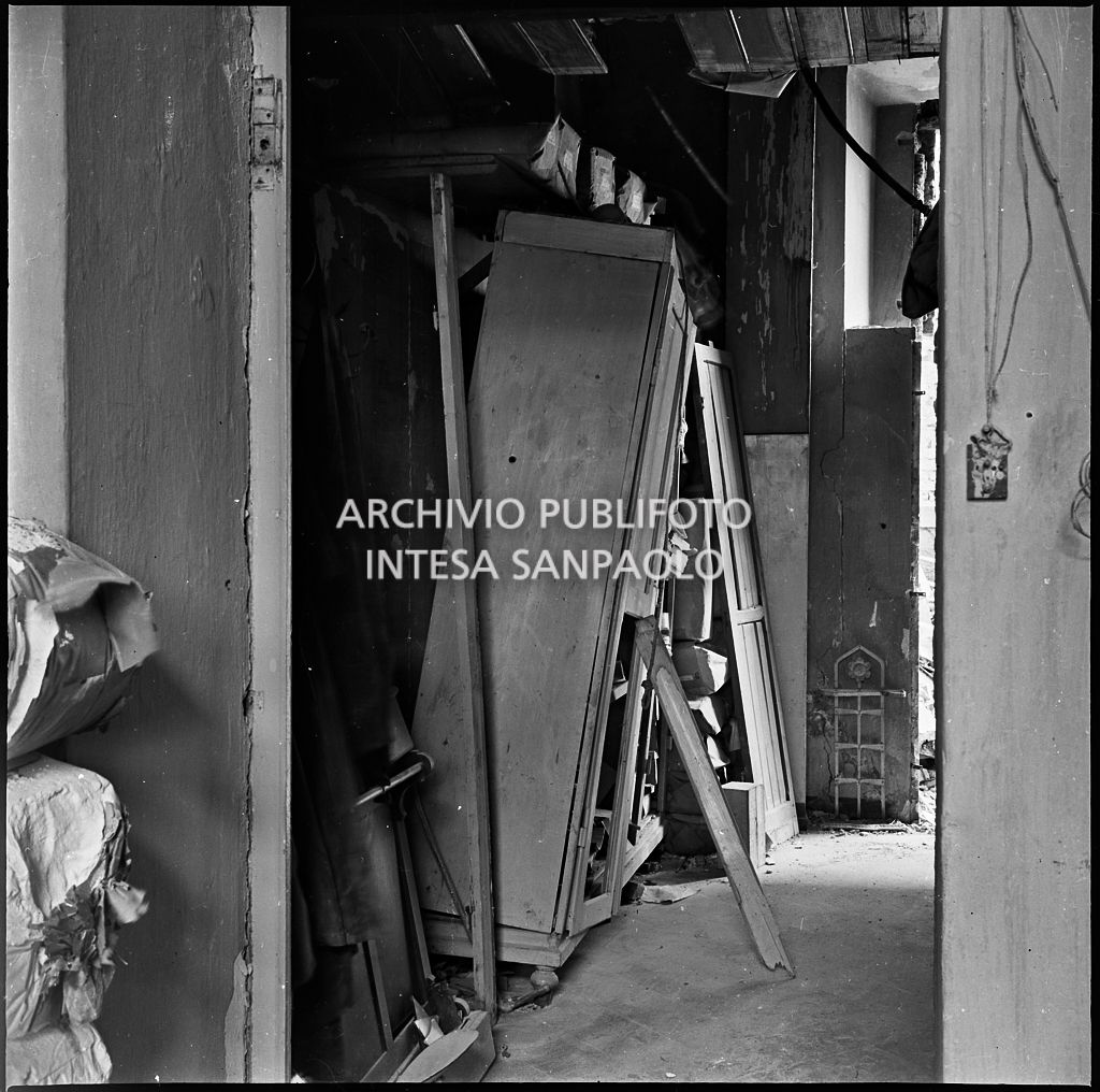 La sede della Plasmon, in via Archimede a Milano, distrutta dai bombardamenti