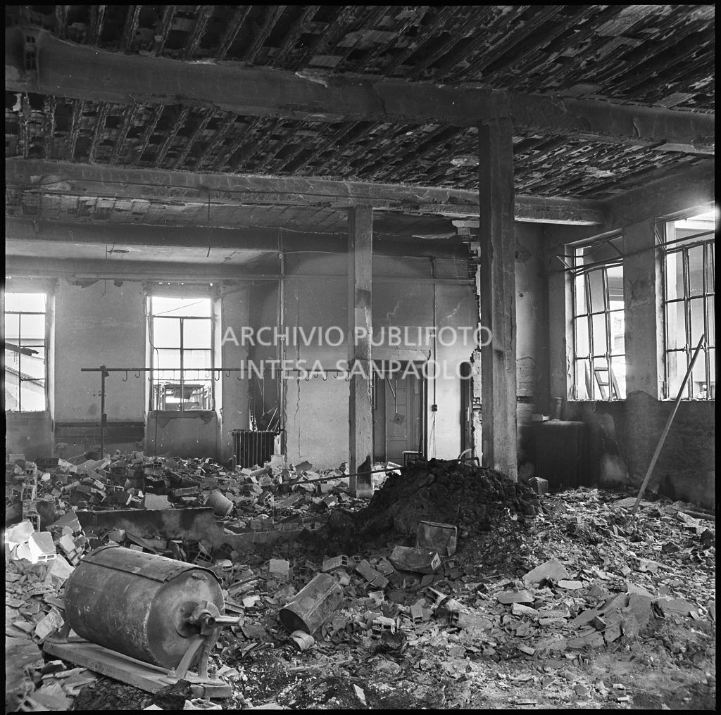 Stabilimento della Società anonima lavorazioni industriali (SALFI), in via Riccardo Pitteri a Milano, distrutto dai bombardamenti
