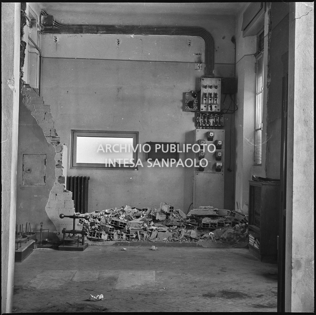 Stabilimento della Società anonima lavorazioni industriali (SALFI), in via Riccardo Pitteri a Milano, distrutto dai bombardamenti