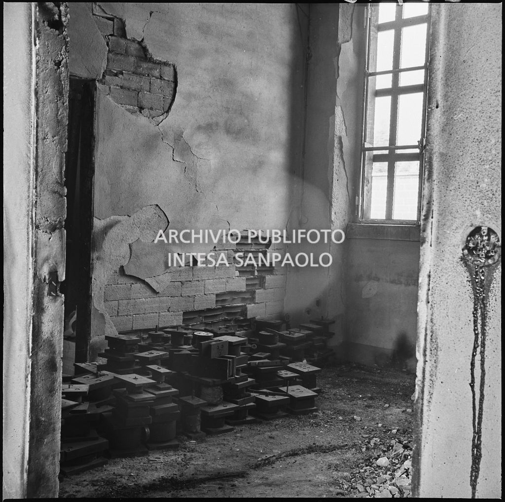 Stabilimento della Società anonima lavorazioni industriali (SALFI), in via Riccardo Pitteri a Milano, distrutto dai bombardamenti