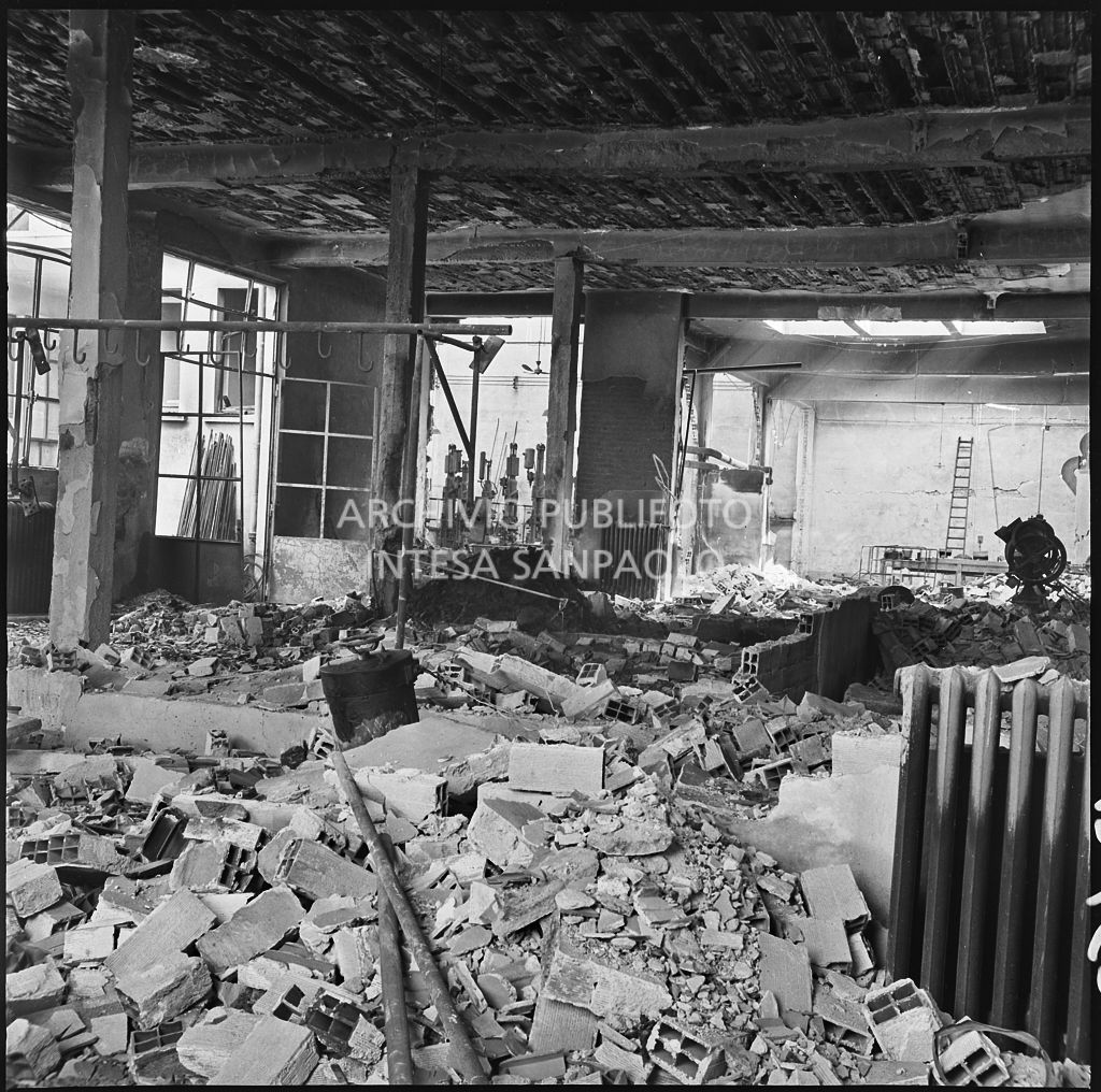 Stabilimento della Società anonima lavorazioni industriali (SALFI), in via Riccardo Pitteri a Milano, distrutto dai bombardamenti