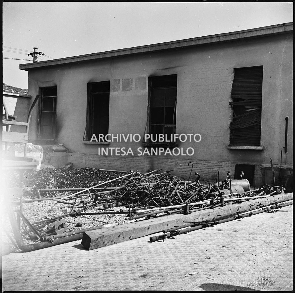 Stabilimento della Società anonima lavorazioni industriali (SALFI), in via Riccardo Pitteri a Milano, distrutto dai bombardamenti
