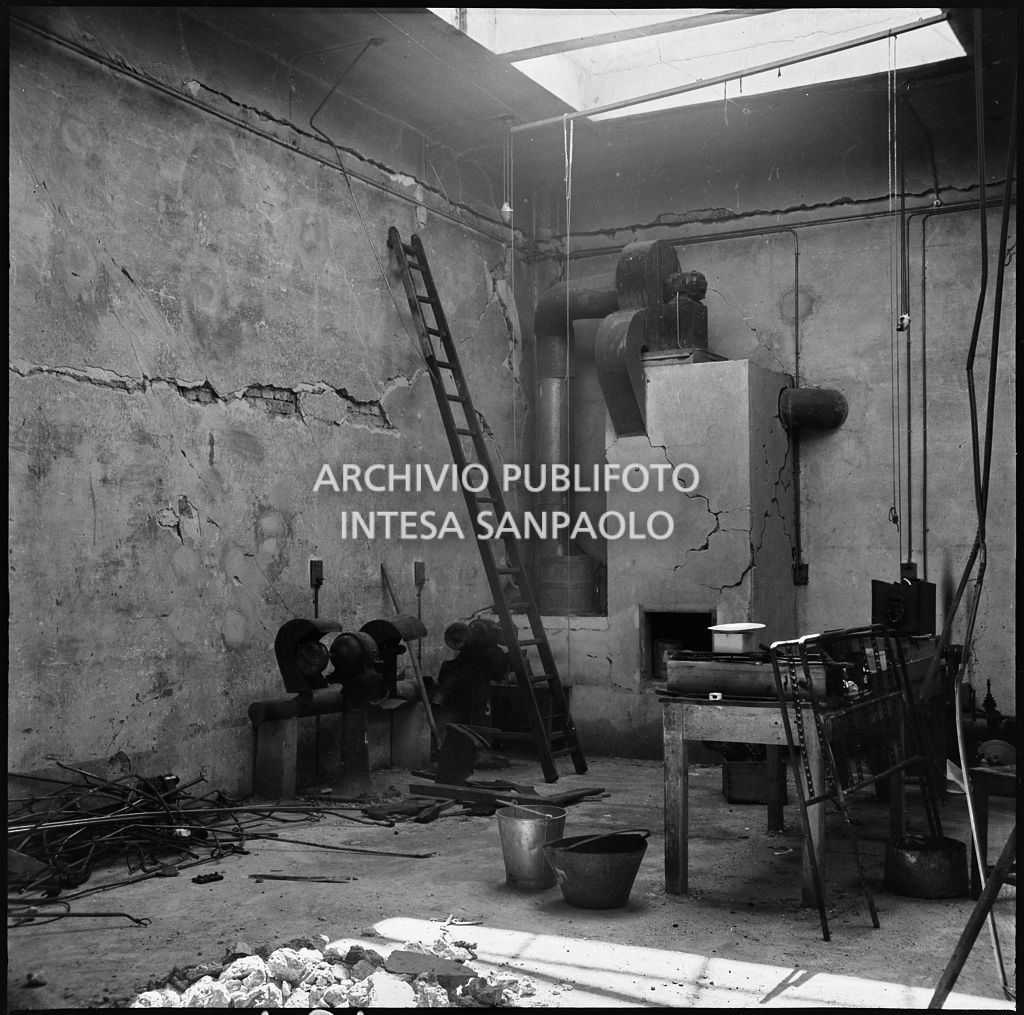 Stabilimento della Società anonima lavorazioni industriali (SALFI), in via Riccardo Pitteri a Milano, distrutto dai bombardamenti