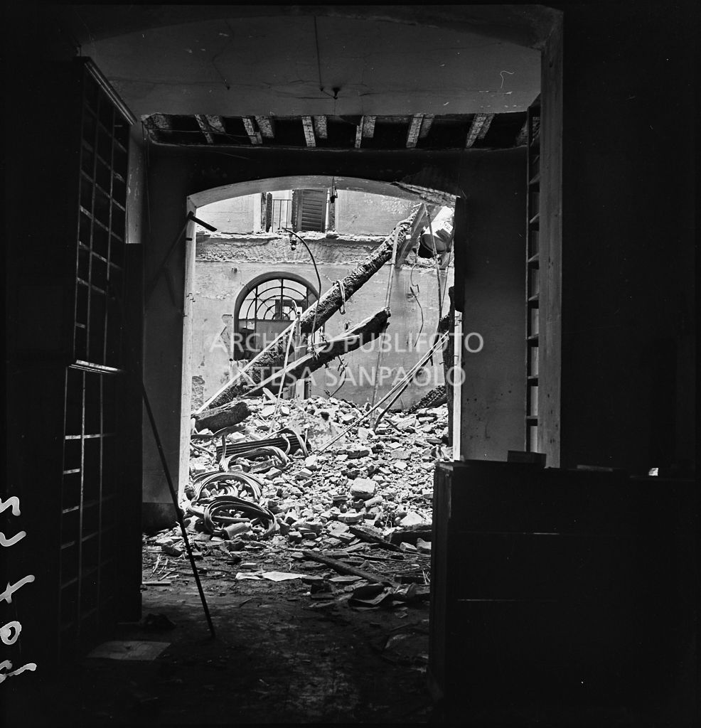 Sede della impresa Sacchi e Savio, in via Solferino 40 a Milano, che era attiva nel settore delle biciclette e motociclette, distrutta dai bombardamenti