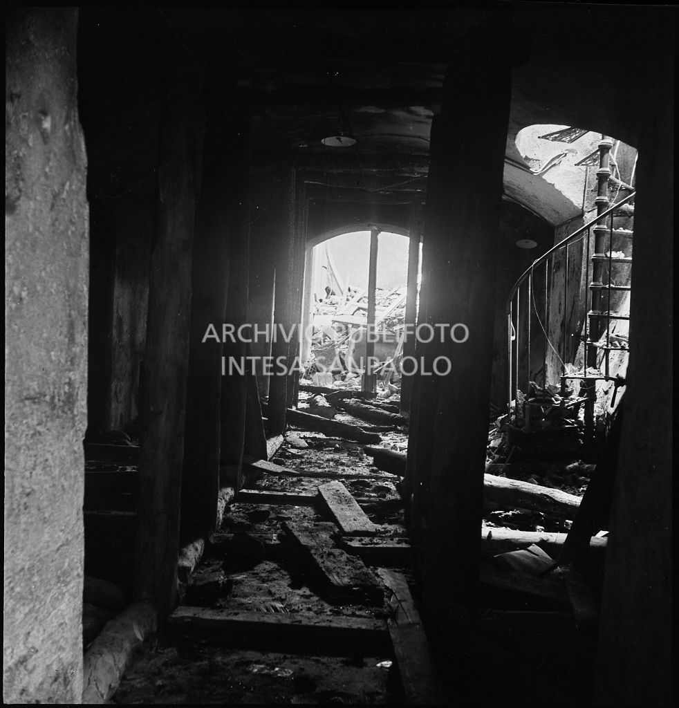 Sede della impresa Sacchi e Savio, in via Solferino 40 a Milano, che era attiva nel settore delle biciclette e motociclette, distrutta dai bombardamenti