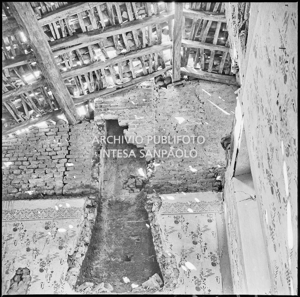 Bombardamenti. Arch. Santamaria