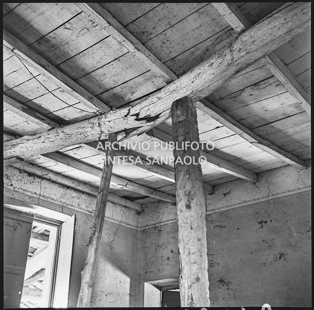 Bombardamenti. Arch. Santamaria