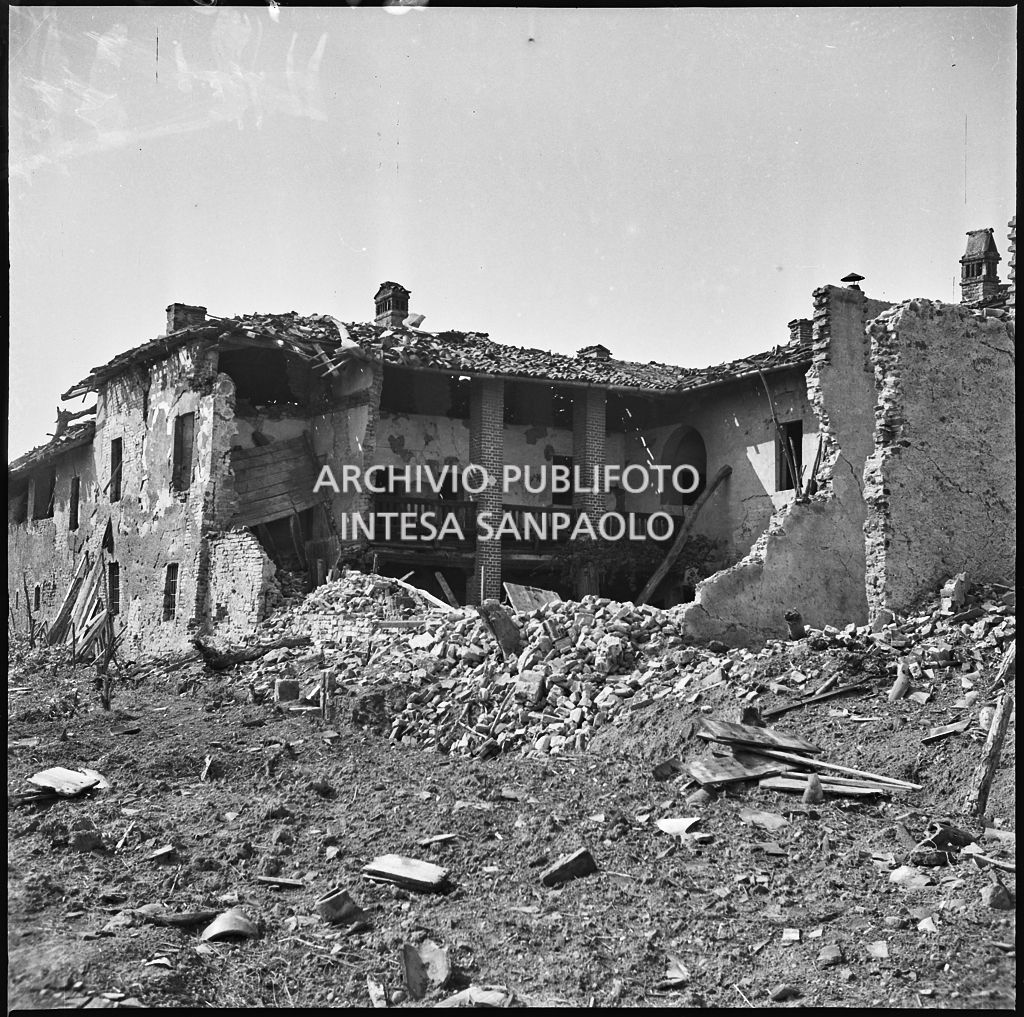 Bombardamenti. Arch. Santamaria