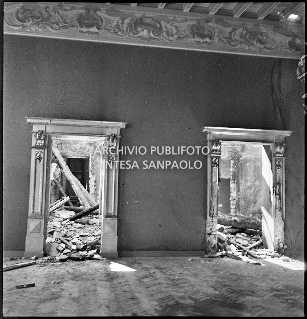 Bombardamenti. Caserma, [Via dei] Cavalieri del Santo Sepolcro