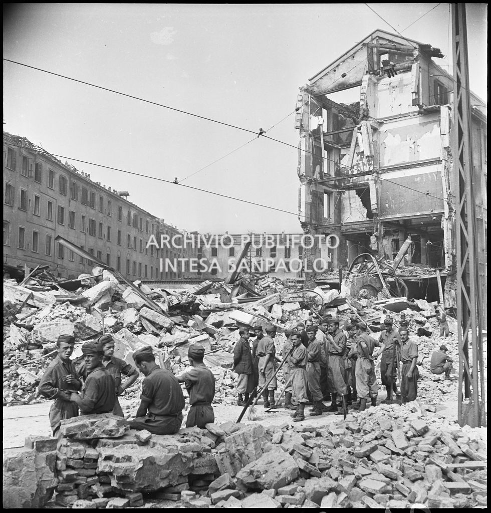 Bombardamenti. Via del Frigidaire