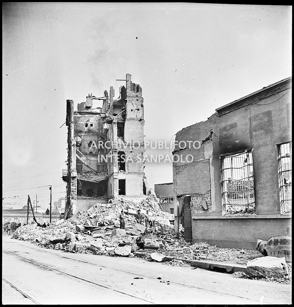 Bombardamenti. Via del Frigidaire