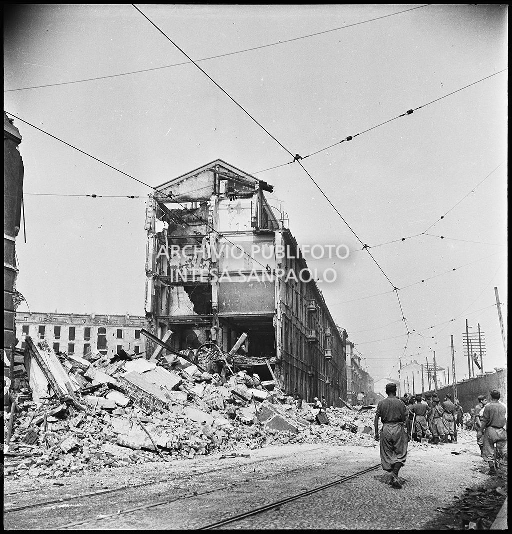 Bombardamenti. Via del Frigidaire