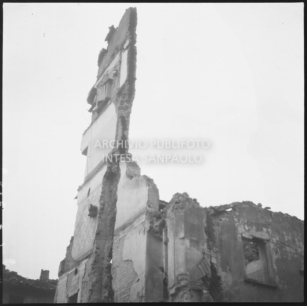 Bombardamenti. Corso Roma [corso di Porta Romana] e Via dei Pellegrini