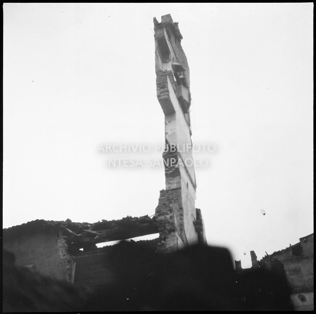 Bombardamenti. Corso Roma [corso di Porta Romana] e Via dei Pellegrini