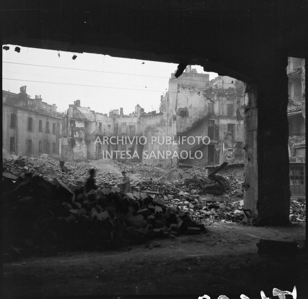 Bombardamenti. Corso Roma [corso di Porta Romana] e Via dei Pellegrini