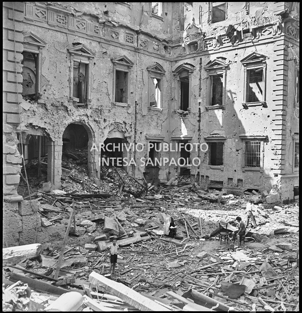 Bombardamenti. Via San Zeno