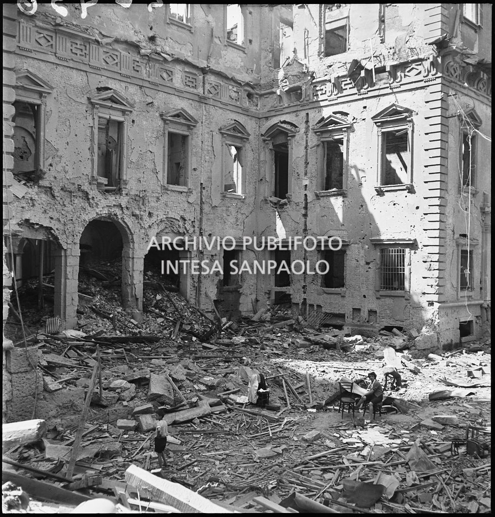 Bombardamenti. Via San Zeno