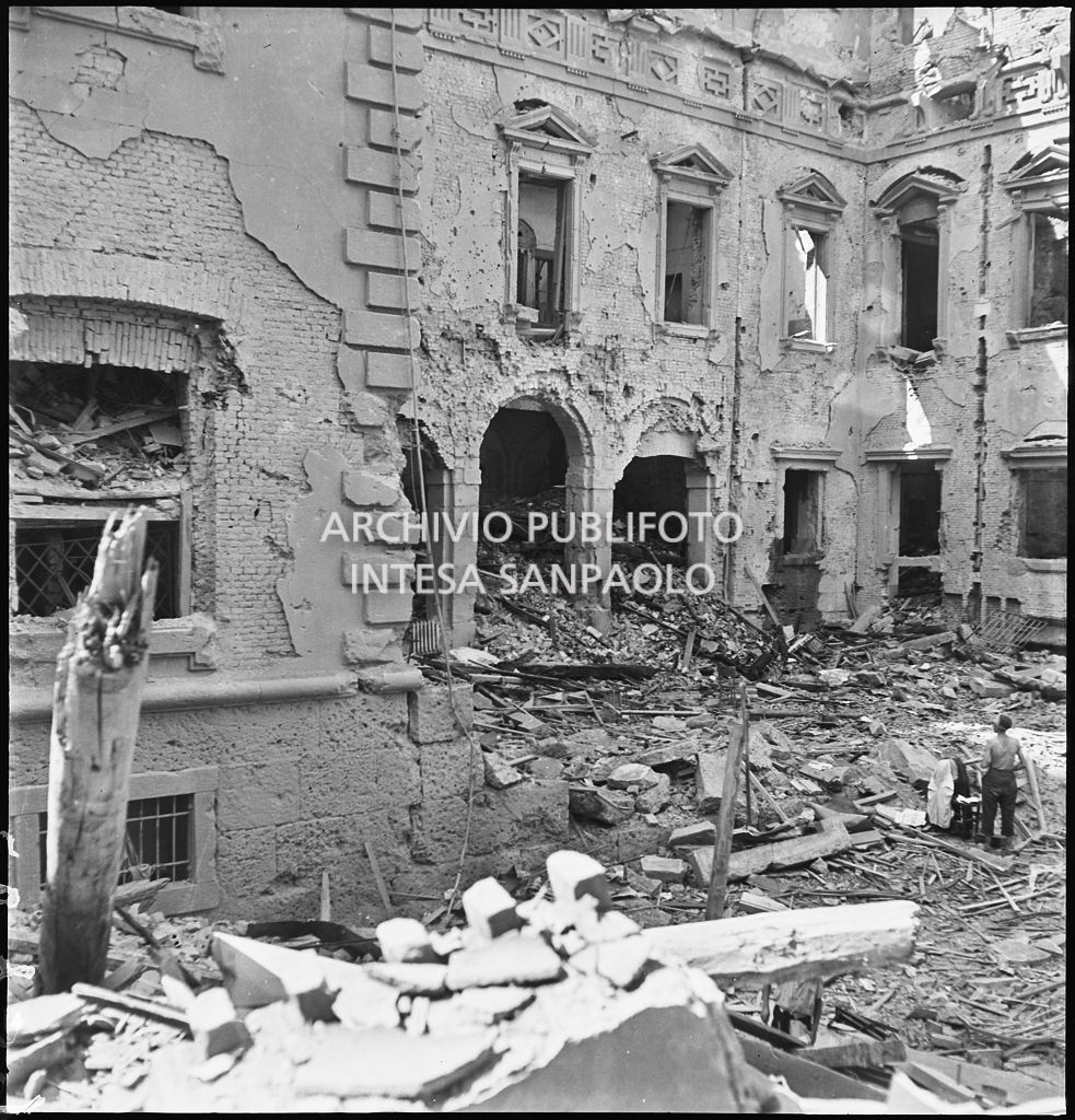 Bombardamenti. Via San Zeno