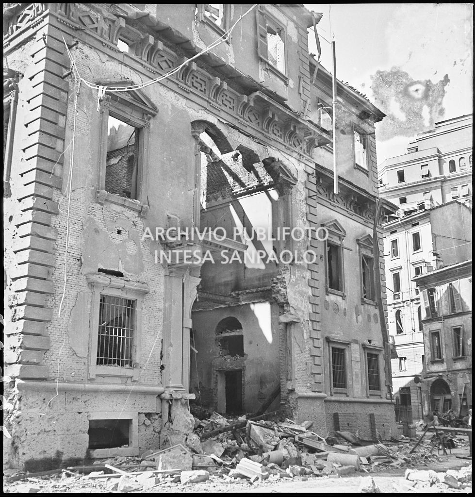 Bombardamenti. Via San Zeno