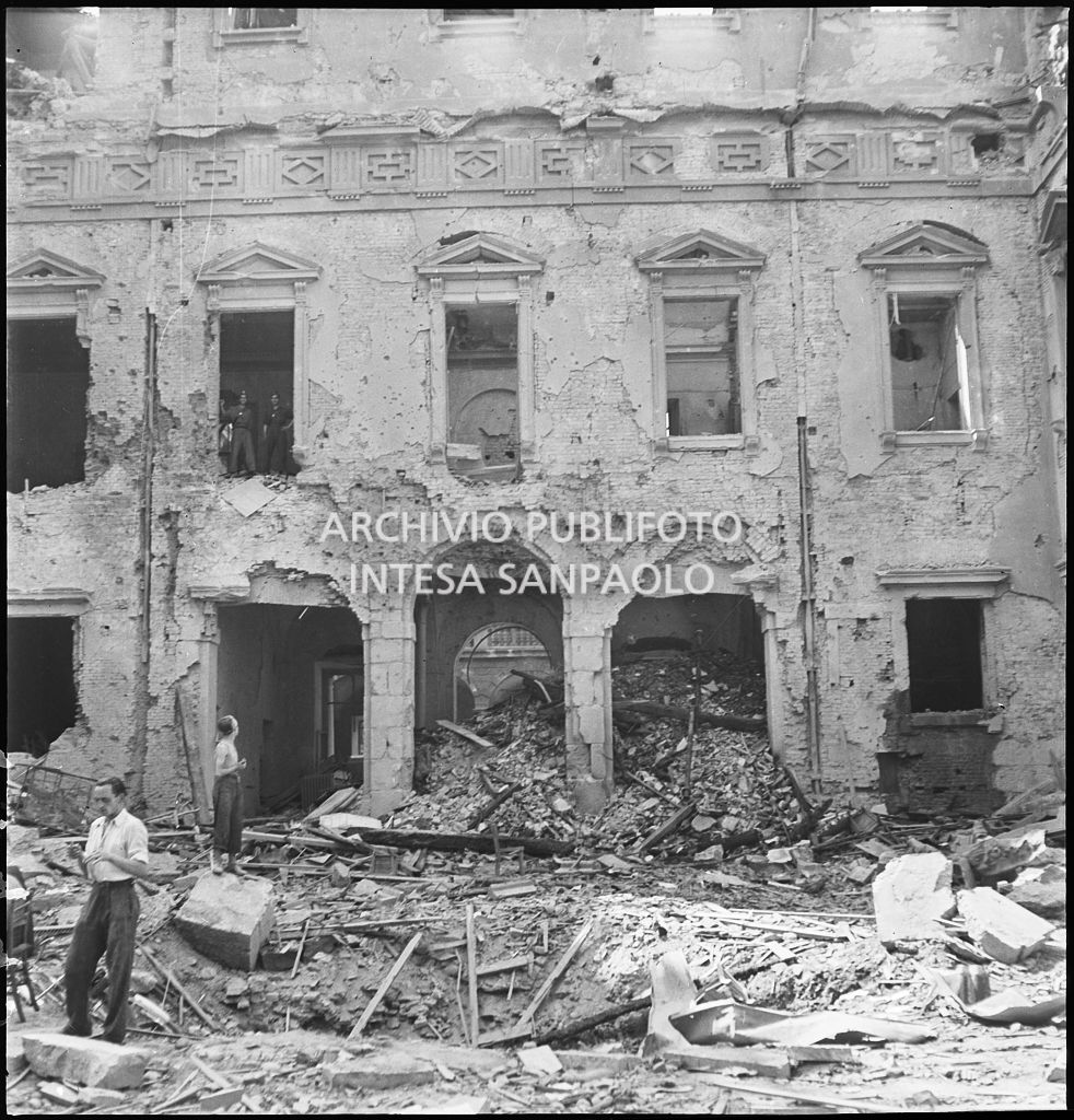 Bombardamenti. Via San Zeno