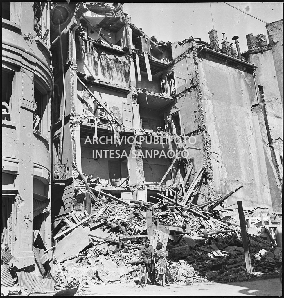 Bombardamenti. Via San Zeno