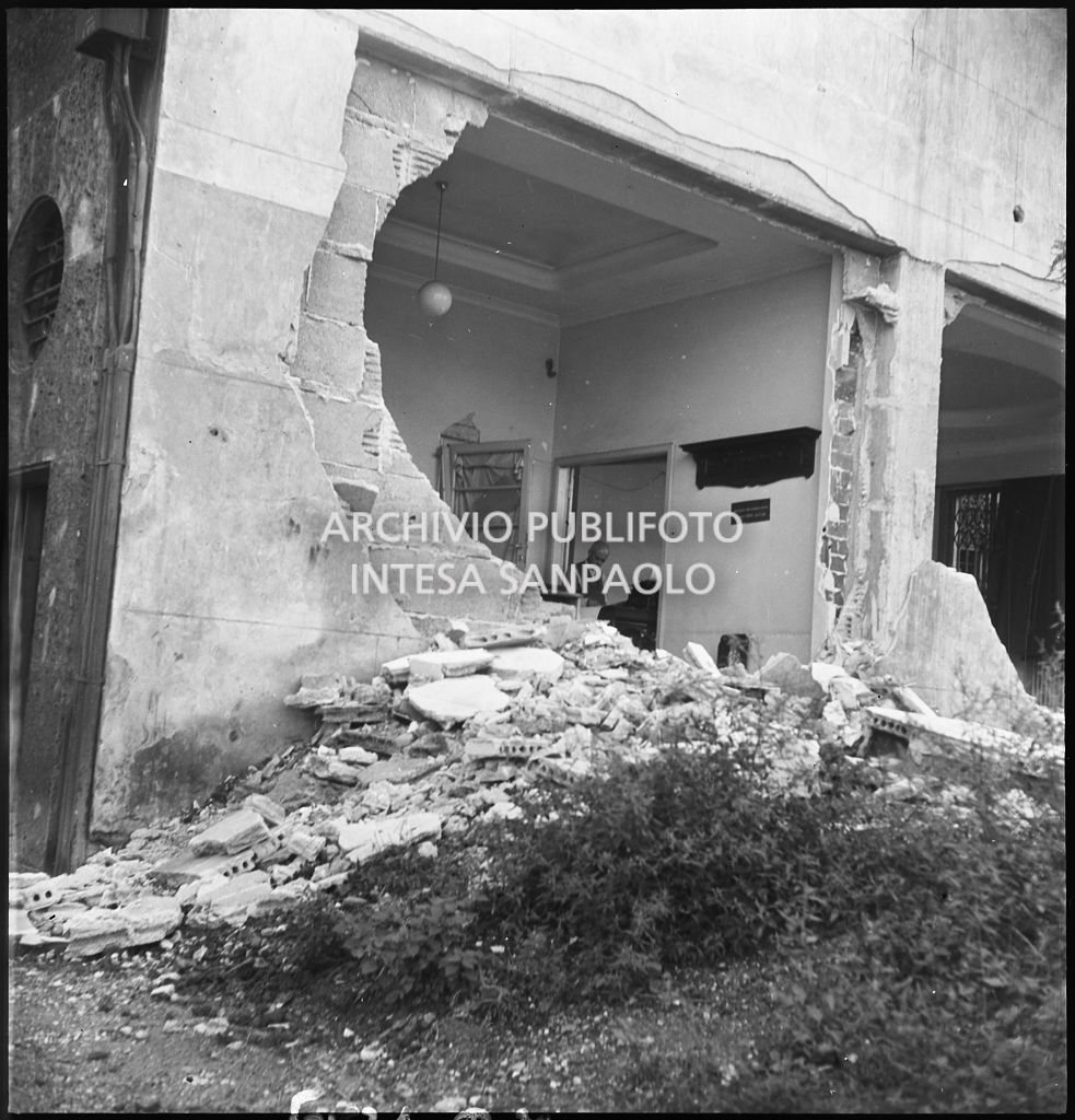 Bombardamenti. Studio senza pareti