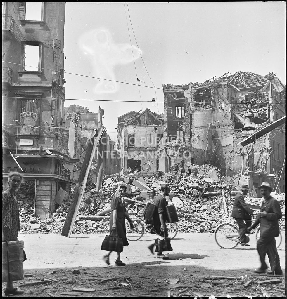 Bombardamenti. Piazza Vetra e dintorni