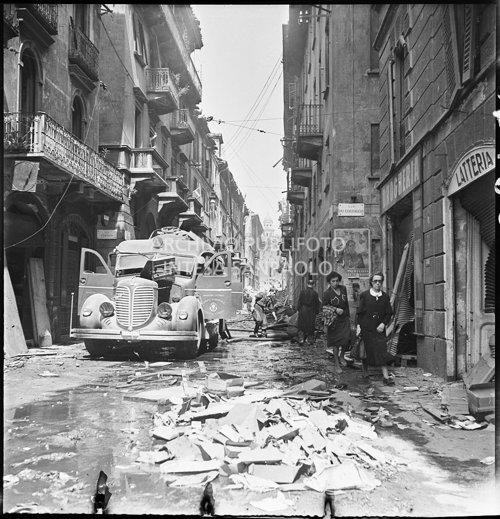 Bombardamenti. Piazza Vetra e dintorni