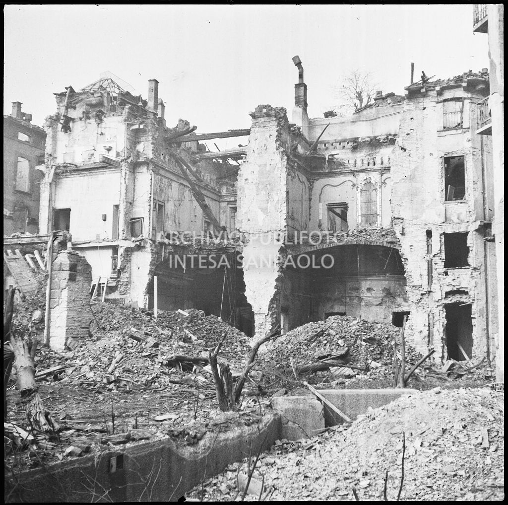 Edifici distrutti dai bombardamenti