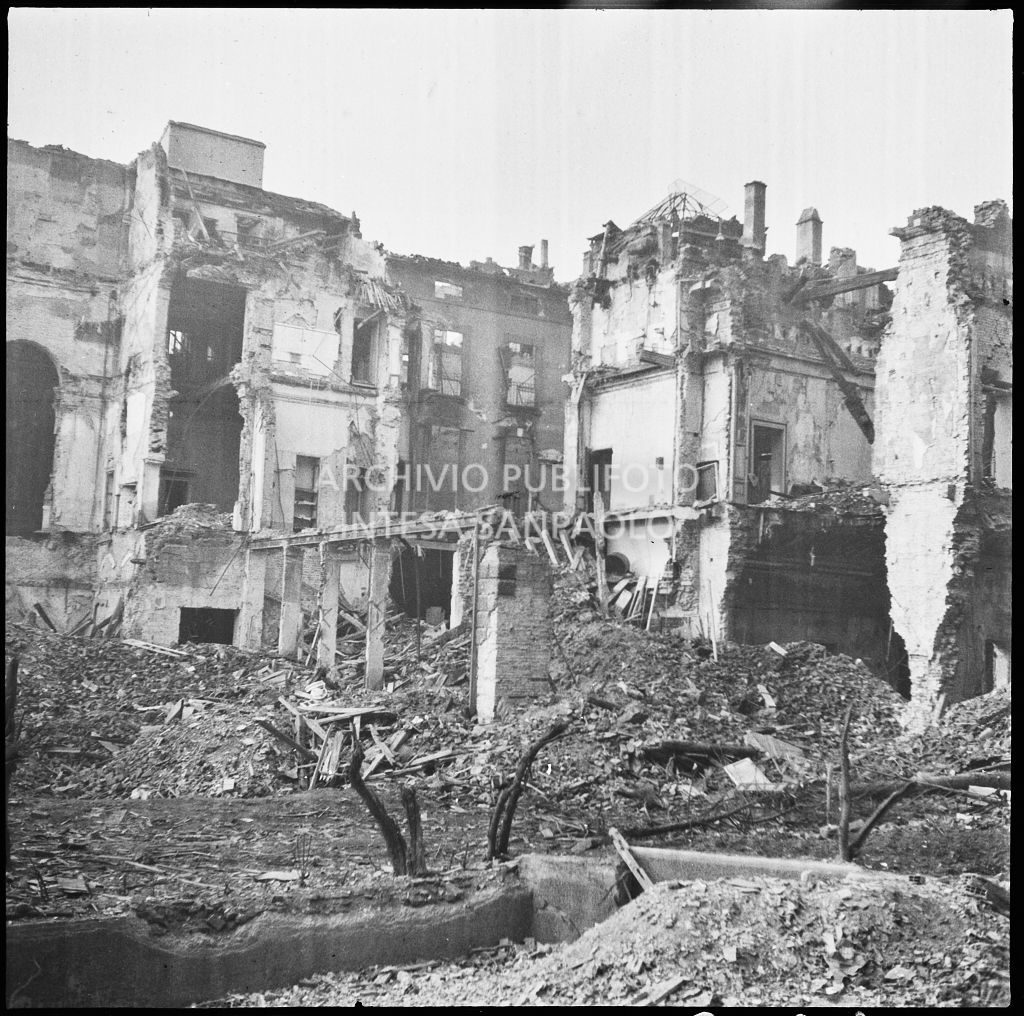 Edifici distrutti dai bombardamenti