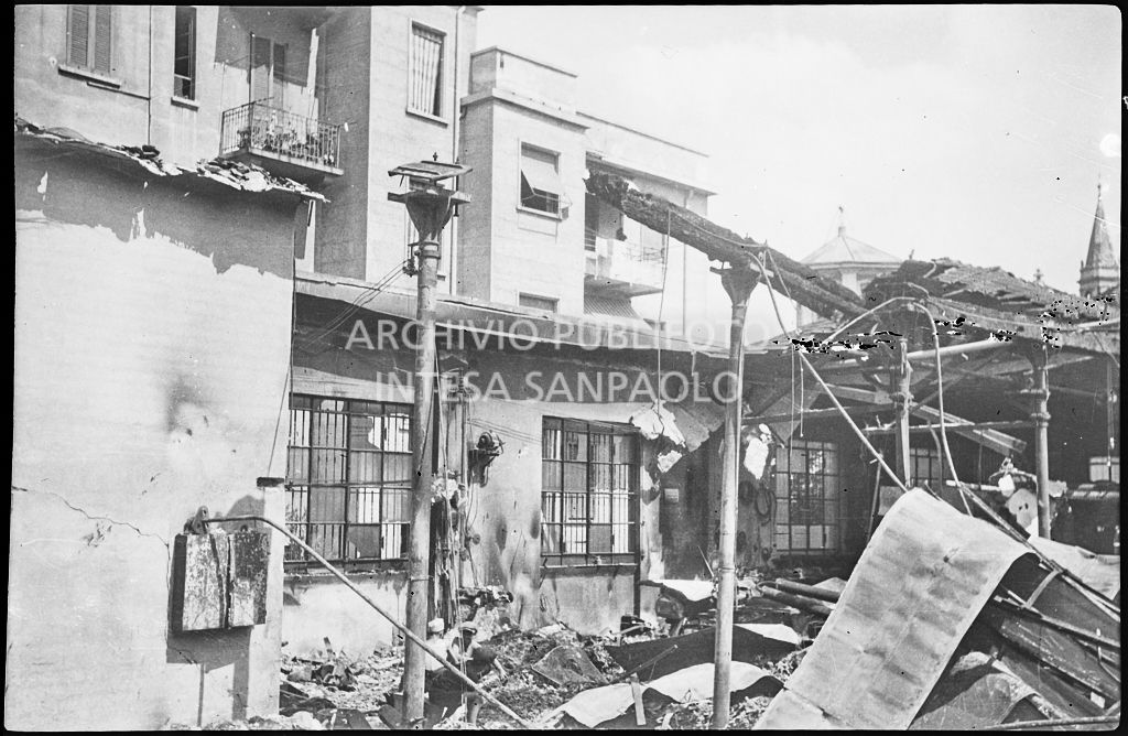 Stabilimento Fratelli Pietra, in via Pietro Gassendi a Milano, distrutto dai bombardamenti