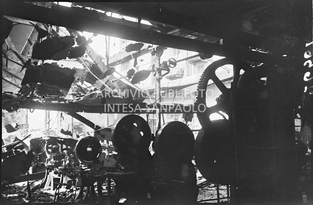 Stabilimento Fratelli Pietra, in via Pietro Gassendi a Milano, distrutto dai bombardamenti