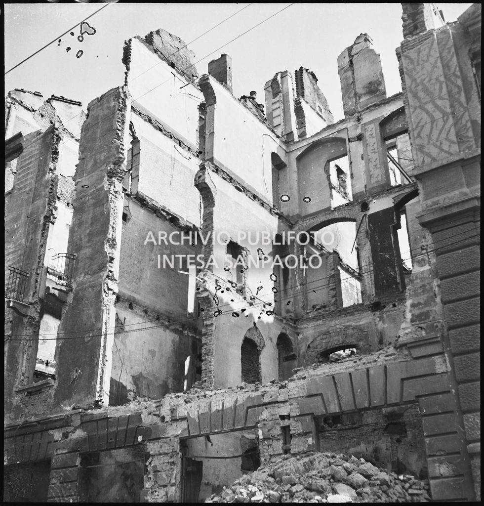 Bombardamenti. Viale Coni Zugna 43