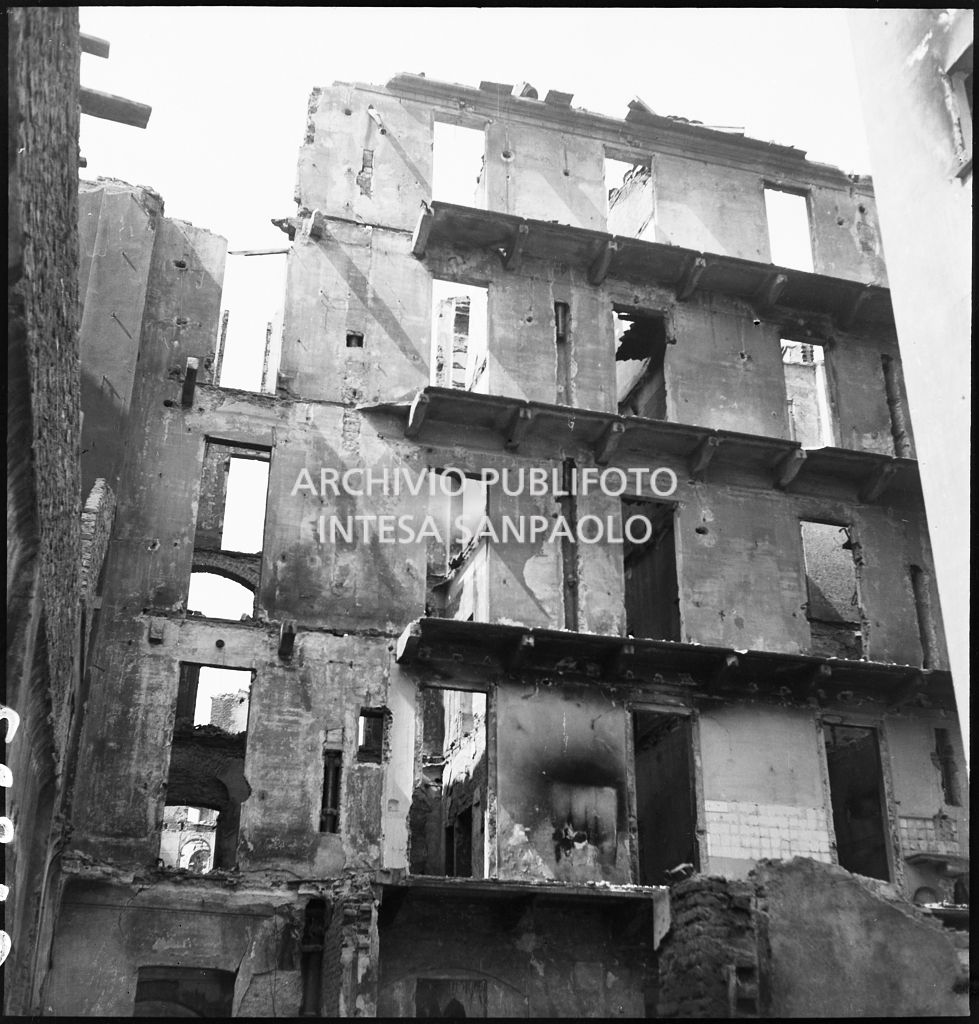 Bombardamenti. Viale Coni Zugna 43