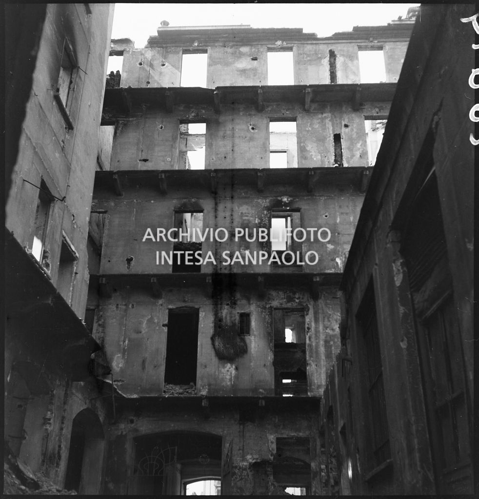 Bombardamenti. Viale Coni Zugna 43