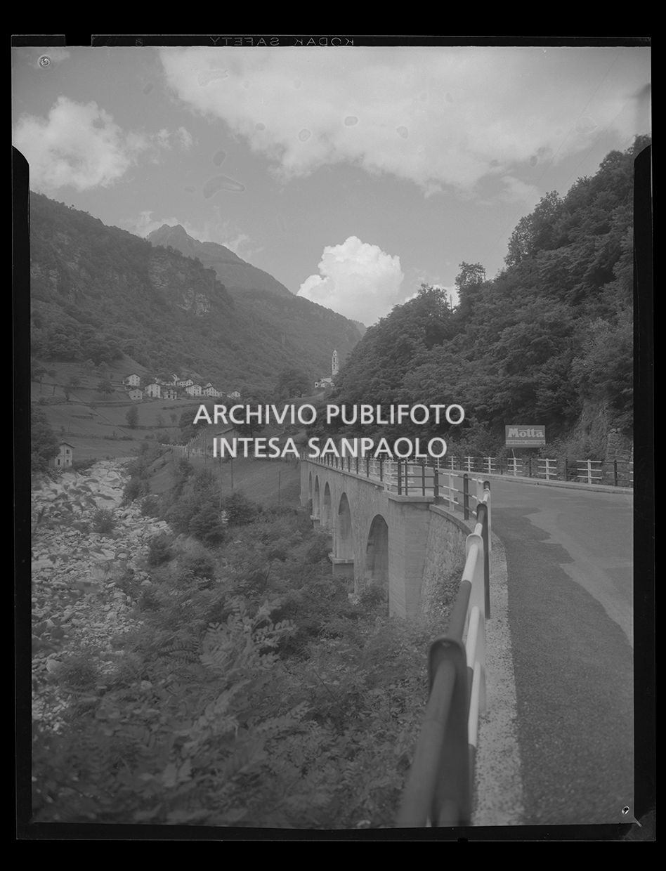 Strada con ponte<br>20151