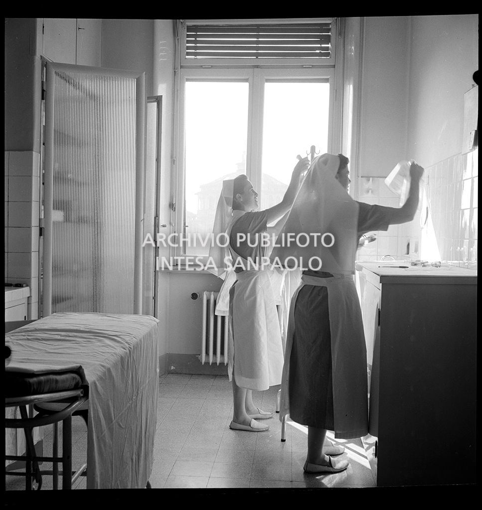 Due infermiere<br>21241