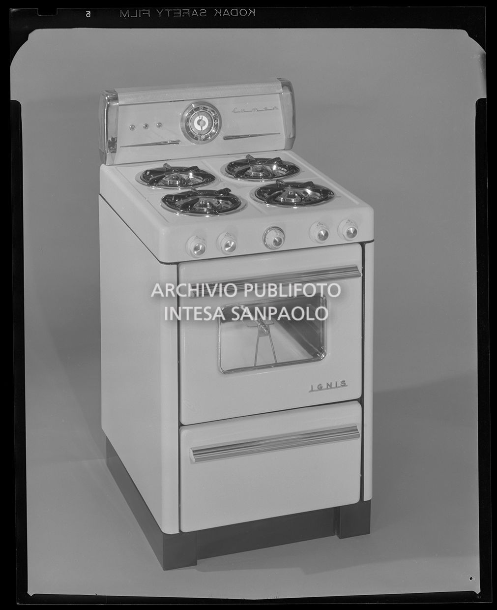 Fornello con quattro fuochi e forno<br>21997