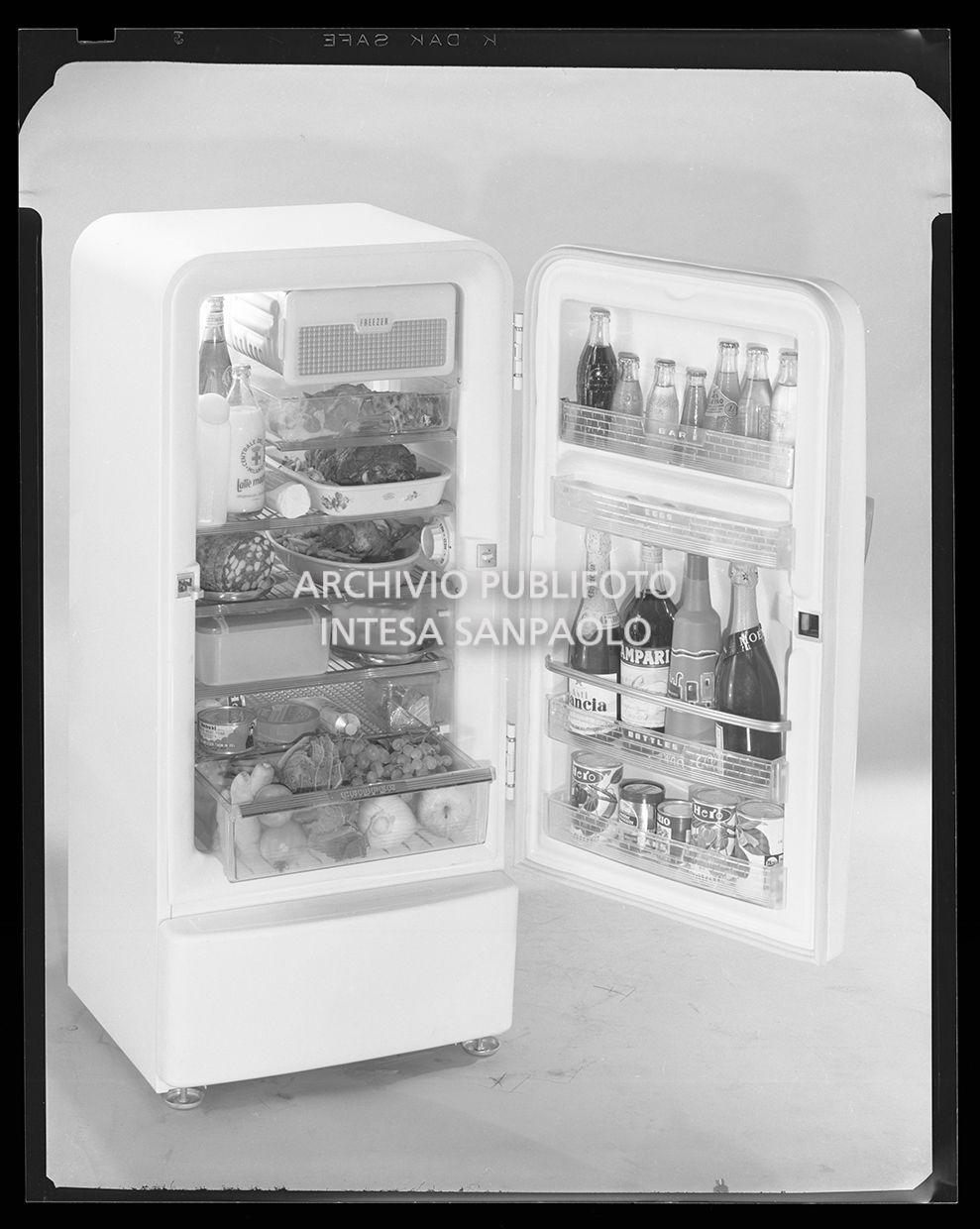 Frigorifero aperto pieno di cibo<br>22007