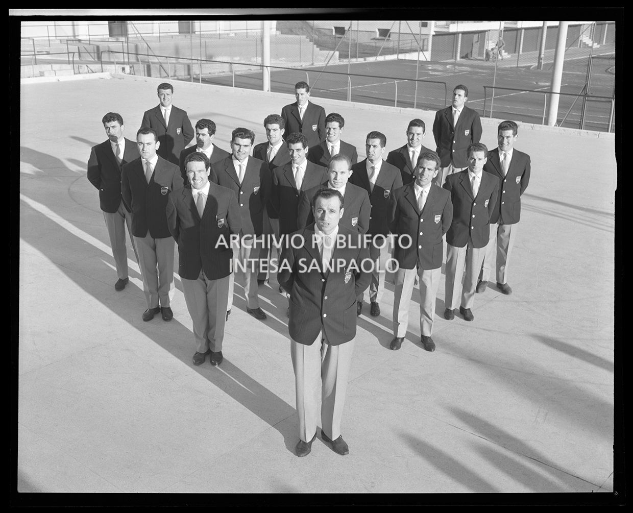 Squadra in divisa di rappresentanza (elegante)<br>24739