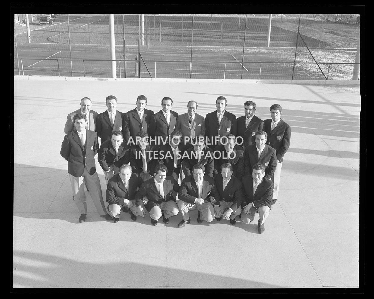 Squadra in divisa di rappresentanza (elegante)<br>24747