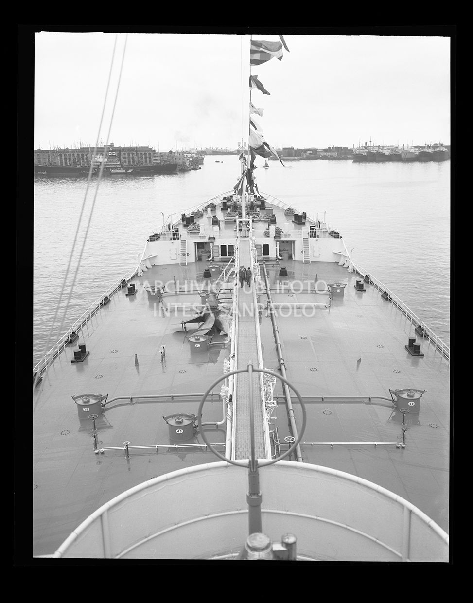 Vista dall'alto della prua<br>27428